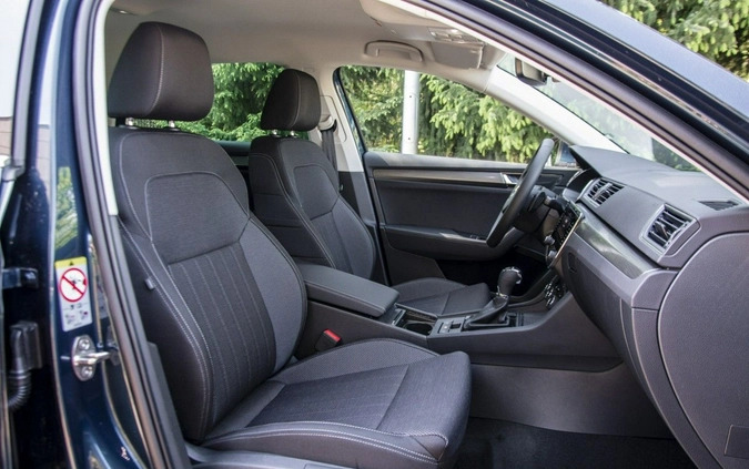 Skoda Superb cena 183900 przebieg: 5, rok produkcji 2024 z Borne Sulinowo małe 436